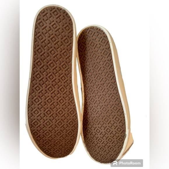 Tory Burch gold slides size 8.5 - Picture 3 of 6